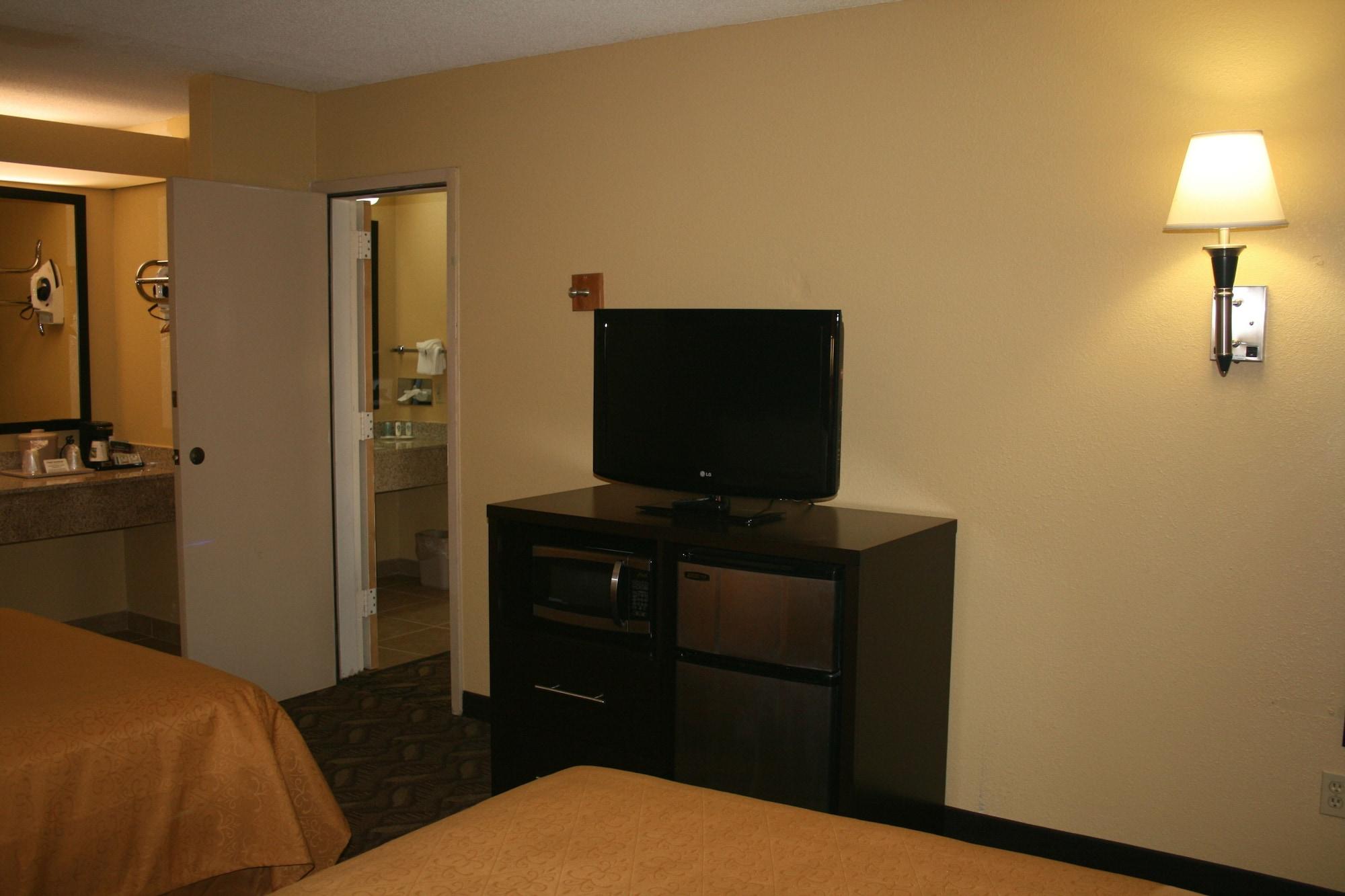 Quality Inn Fredericksburg-Central Park Area Exterior foto