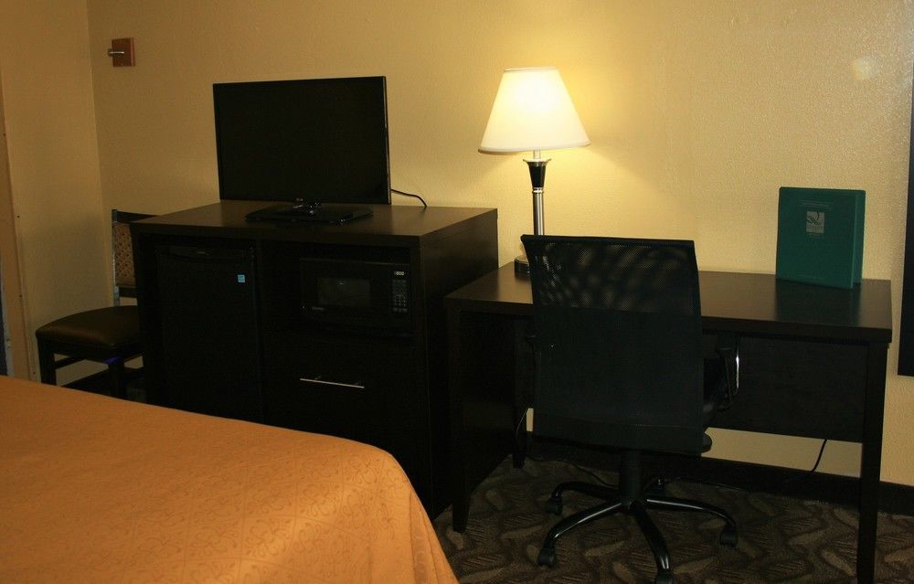 Quality Inn Fredericksburg-Central Park Area Exterior foto