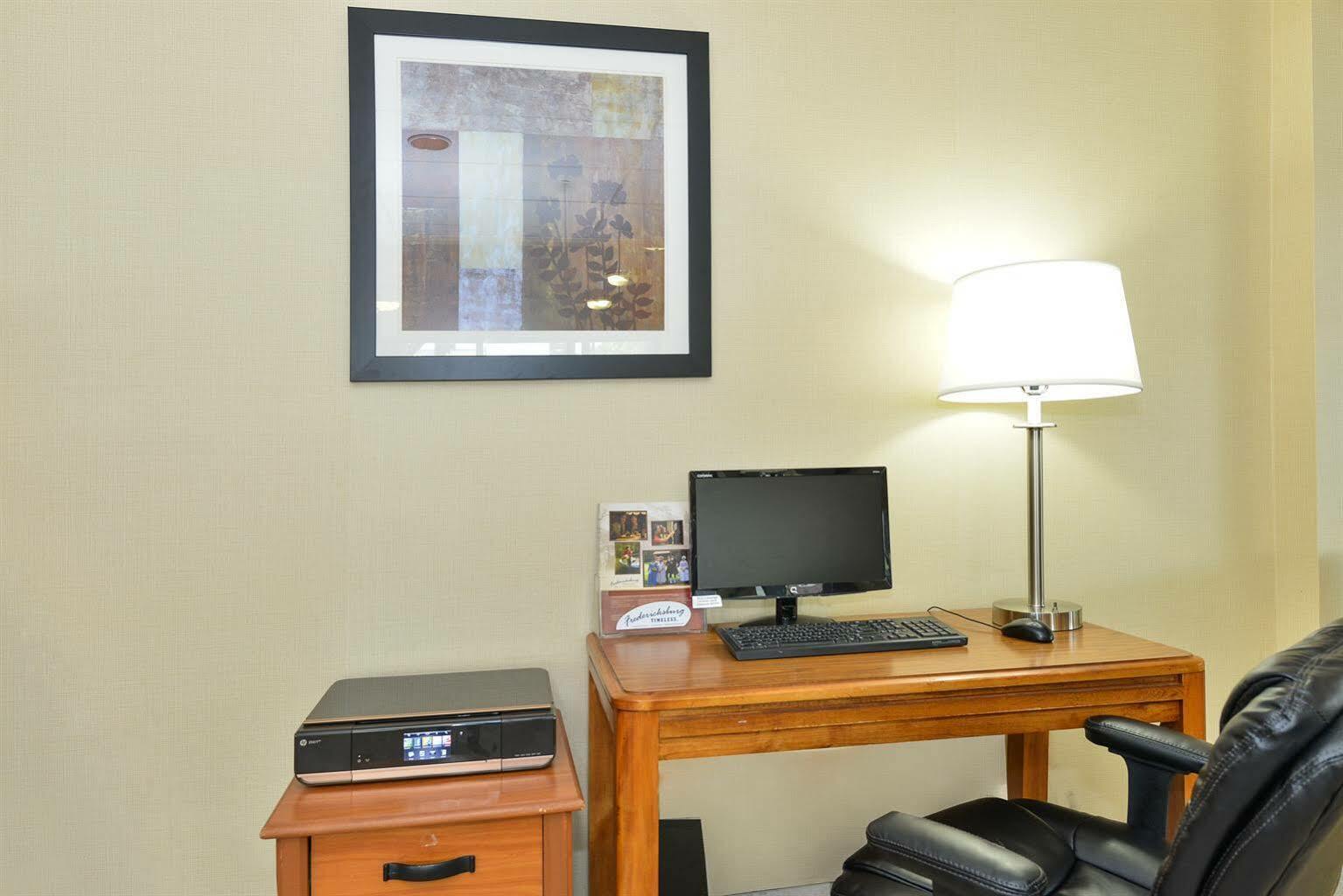 Quality Inn Fredericksburg-Central Park Area Exterior foto