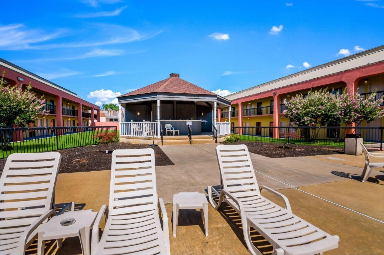 Quality Inn Fredericksburg-Central Park Area Exterior foto